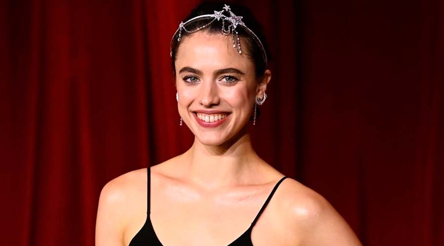 Margaret Qualley revela que las prótesis que usó en “The Substance” dañaron su rostro