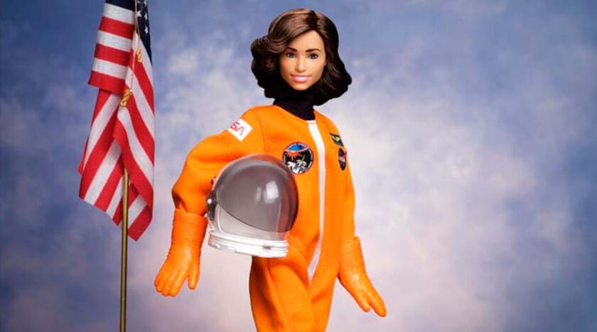Barbie lanza muñeca inspirada en Ellen Ochoa, la primer mujer hispana en el espacio
