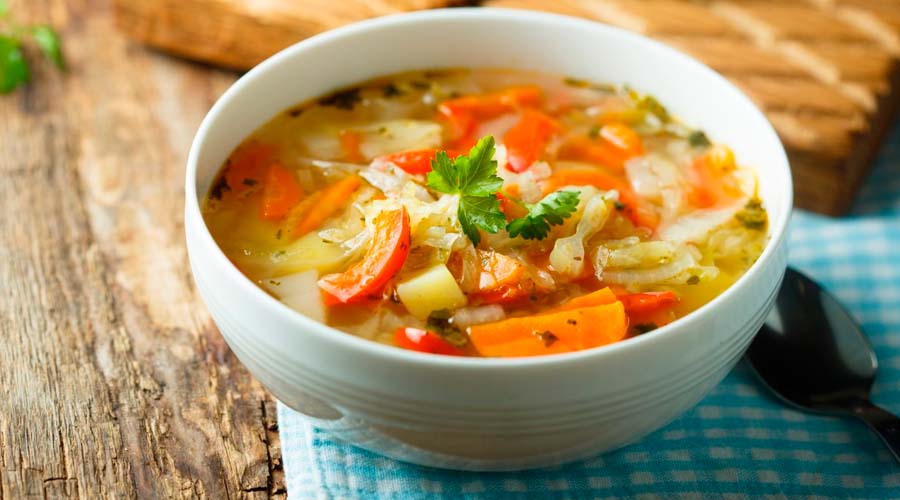 Receta de sopa reconstituyente para resetear el cuerpo después de Nochebuena