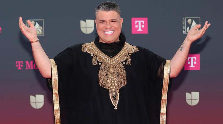 Vladimir “Vlady” Gómez sacude la alfombra magenta de Premio Lo Nuestro 2026 y domina la conversación del entretenimiento
