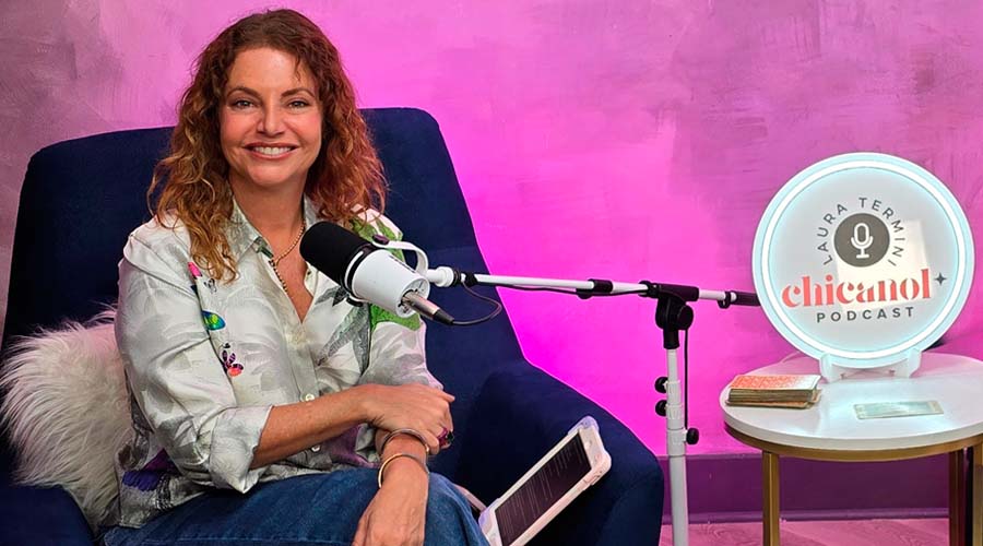 Laura Termini hace historia al ganar dos premios Telly y anuncia nueva temporada de su podcast "CHICANOL"