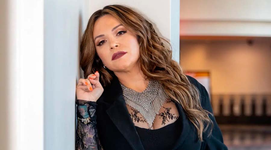 Jacqie Rivera abre las páginas de su diario personal con su nuevo álbum Corazón Desnudo